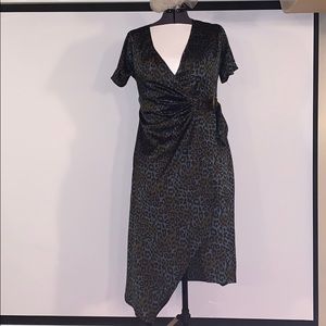 Wrap front maxi dress, w/buckle, leopard print